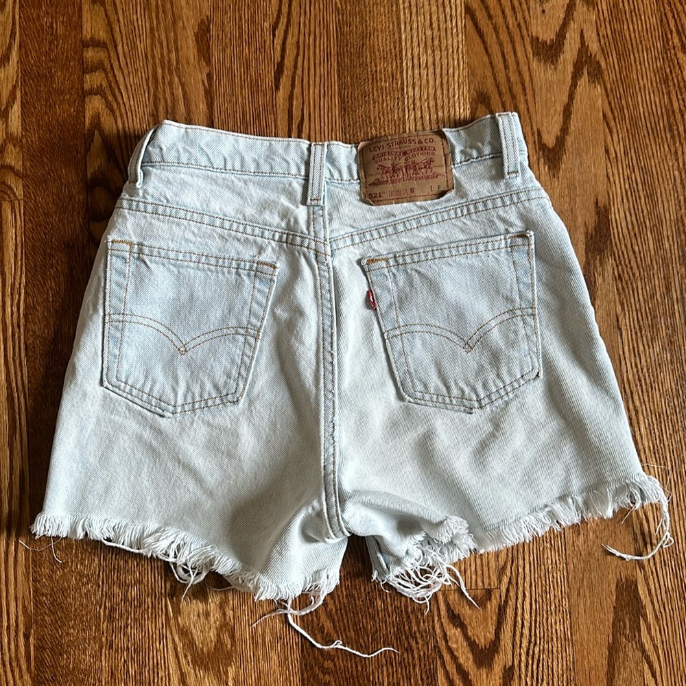 Vintage Levi Jean Shorts 521